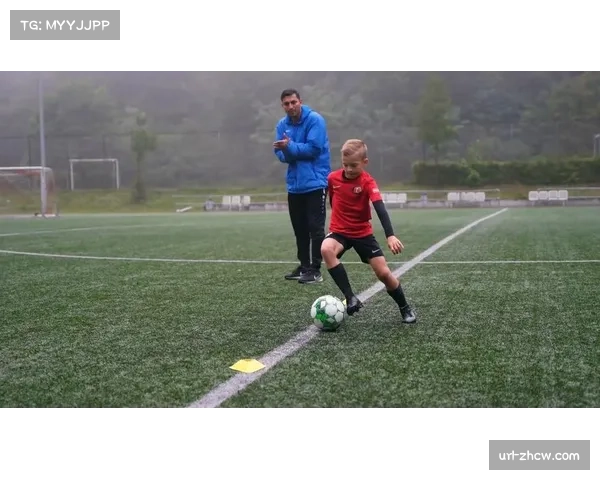 拜仁慕尼黑举办战术创新研讨会 教练交流提升足球理念 拜仁慕尼黑举办战术创新研讨会 教练交流提升足球理念