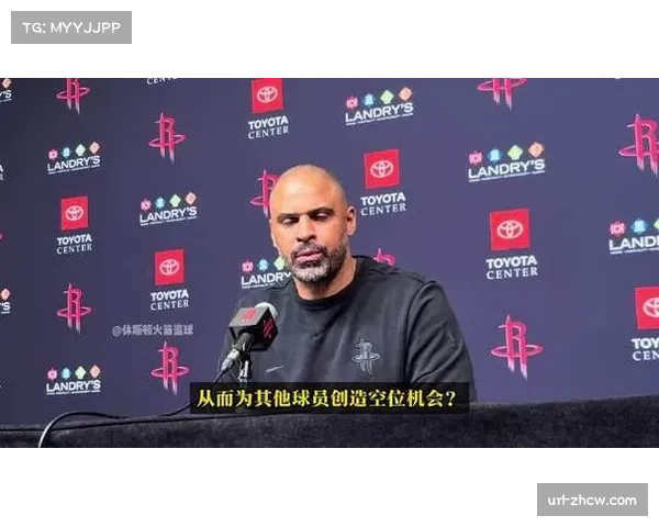 乌度卡称赞申京表现:他让我们开局保持了竞争力 乌度卡称赞申京表现:他让我们开局保持了竞争力